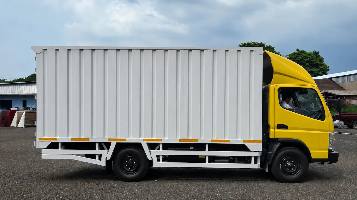 Karoseri box besi truk PT Putera Mandiri Tehnik