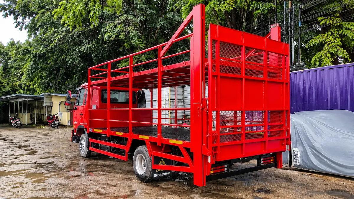 Karoseri motor carrier truk angkut sepeda motor