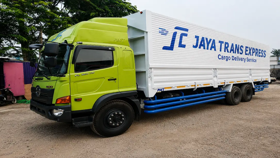 Karoseri wingbox truk PT Putera Mandiri Tehnik